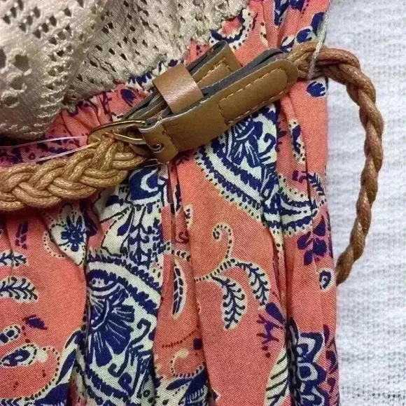 NWOT Strapless Belted Dress Size Small Beautiful Design - Picture 4 of 11